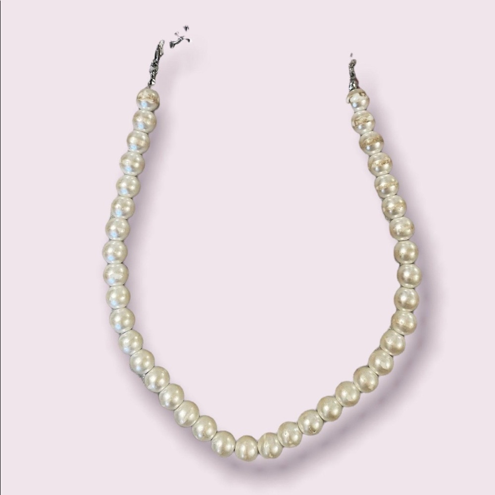 pearl necklace